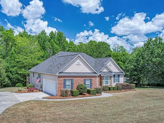 2nd image of 66 Aberdeen Cir