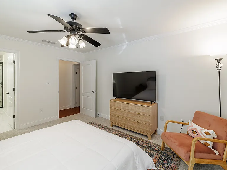 530 Edgewood Dr — Photo 11
