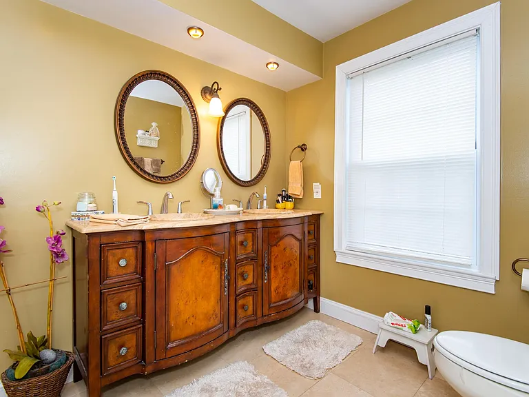 203 Salem Ct #10 — Photo 4