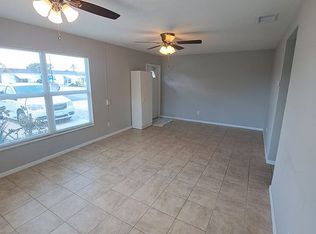 11 Hamlin Ct, Lehigh Acres, FL 33936