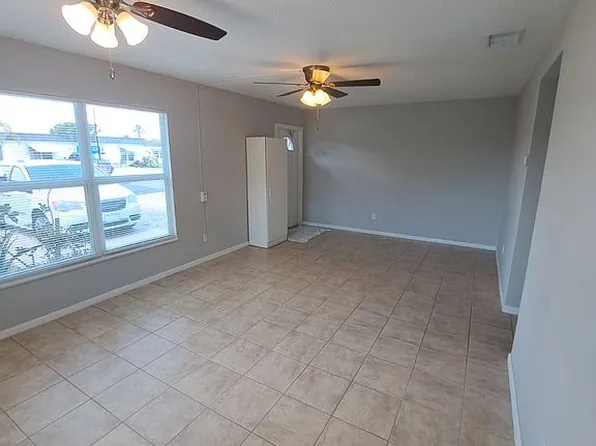 11 Hamlin Ct, Lehigh Acres, FL 33936