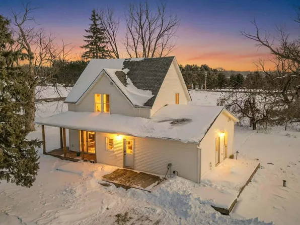 3724 345th Ave NE, Cambridge, MN 55008