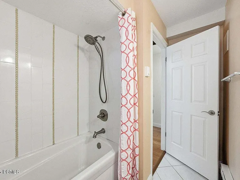 1885 Prospector Ave #B-1 — Photo 16