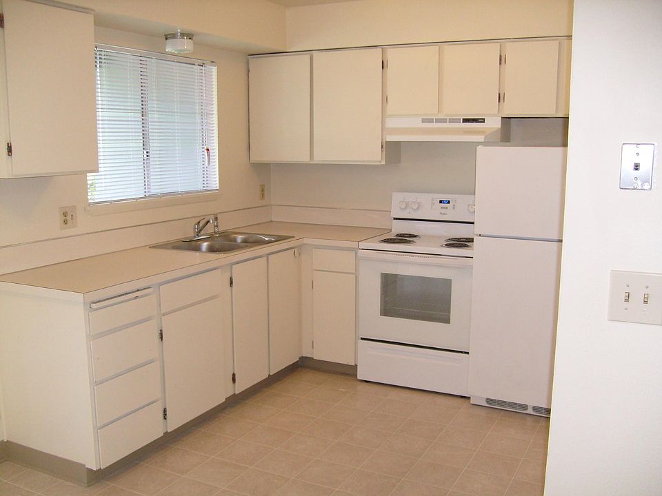 1st image of 3102 Harney St APT 4