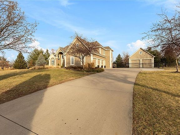 2nd image of 18125 Windsor Dr