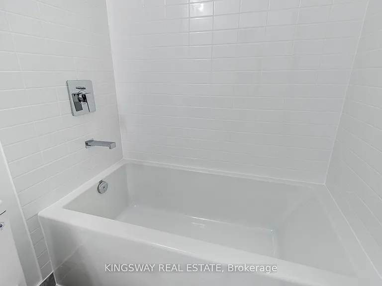 2485 Taunton Rd #446 — Photo 32