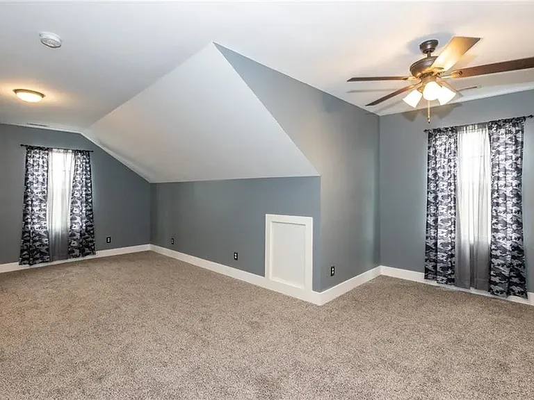 2462 N College Ave — Photo 8
