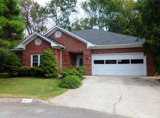 16 Bellhaven Ln, Oak Ridge, TN 37830