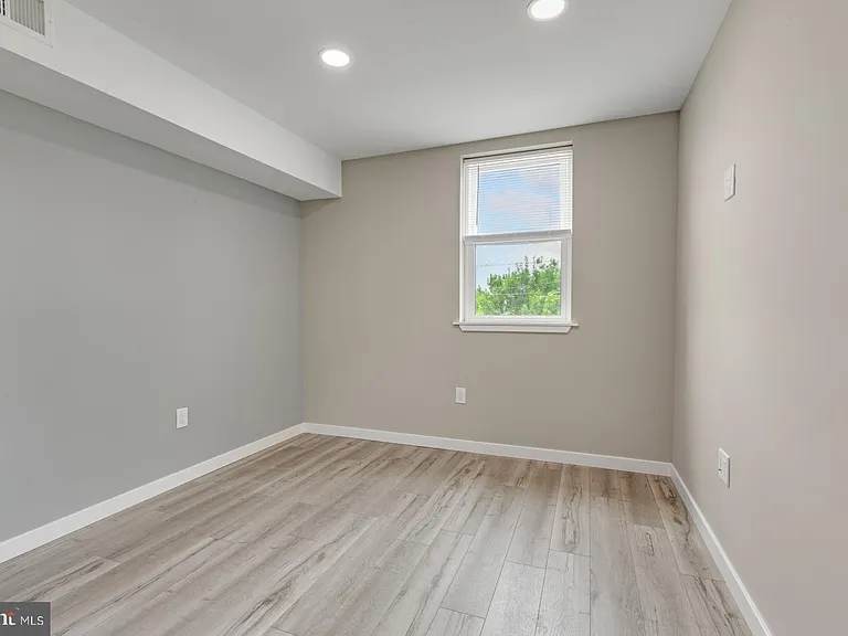 435 W Susquehanna Ave #2 — Photo 8