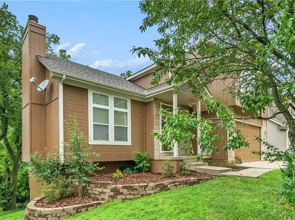 2136 SW 1st St, Lees Summit, MO 64081