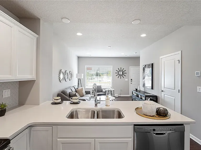 Hazeltine Pl — Photo 10