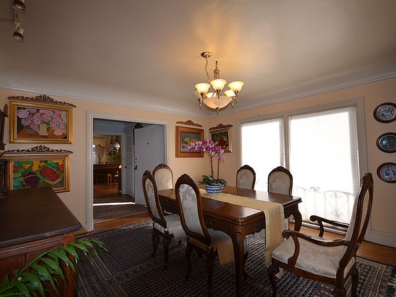 3rd image of 135 Darien Way