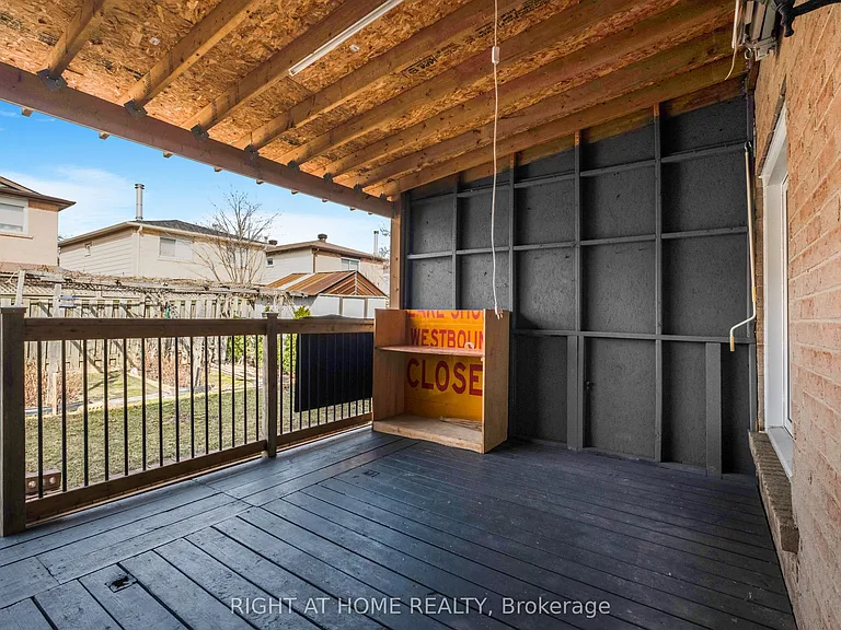 39 Martindale Cres — Photo 13