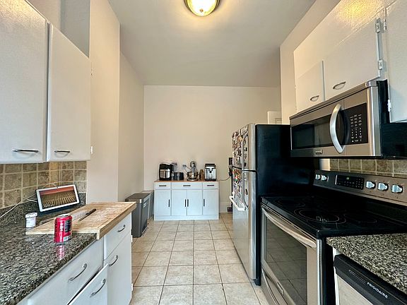 4th image of 1683 Beacon St #3A
