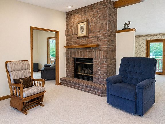 5th image of 507 Novak St