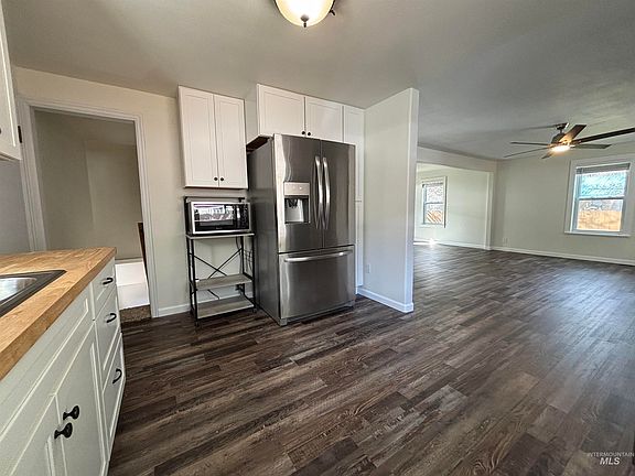 4th image of 225 107th St