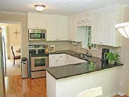 UPGRADED KITCH W/H'WOOD FLRS, SS APPLIANCES, GRANITE COUNTERTOPS