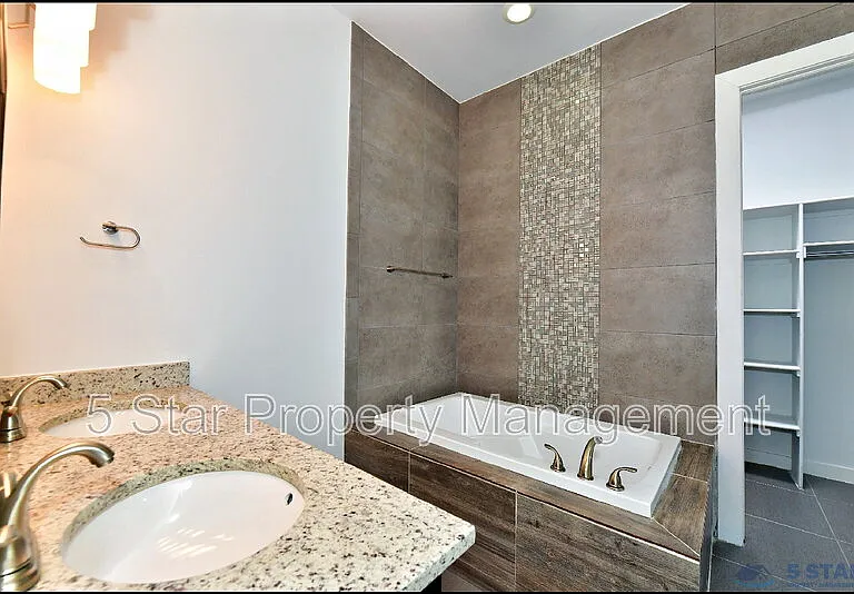 5973 Cartagena Cir — Photo 27