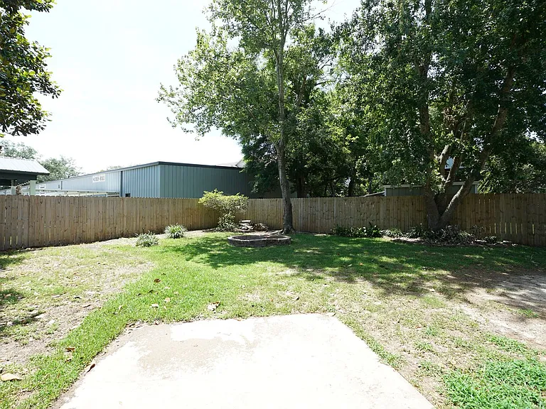 1613 Mariah Way E — Photo 35
