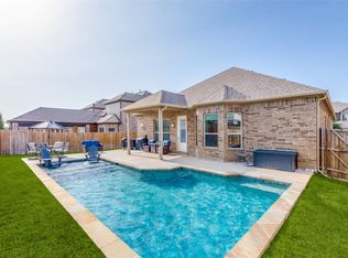 5901 Humber Ln, Aubrey, TX 76227