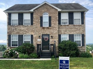 1117 New Village Dr NW, Christiansburg, VA 24073