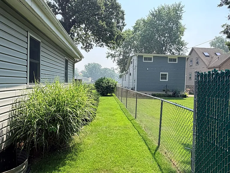 4234 Riverside Dr — Photo 35