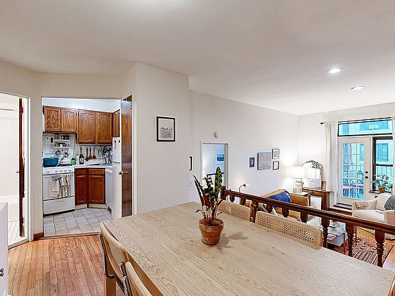 5th image of 28 W 73rd St APT 3B