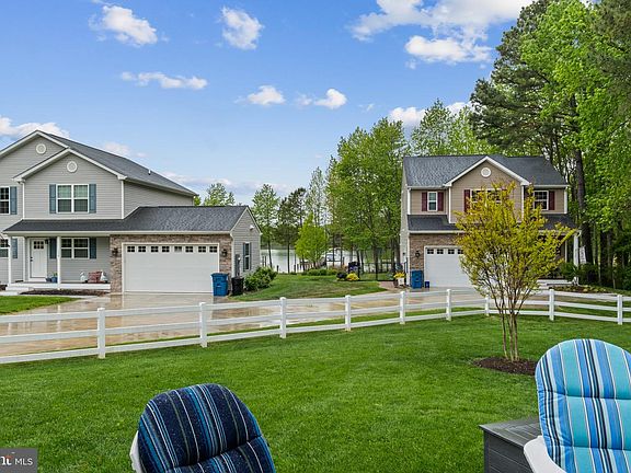 5th image of 126 Watermans Cove Ln