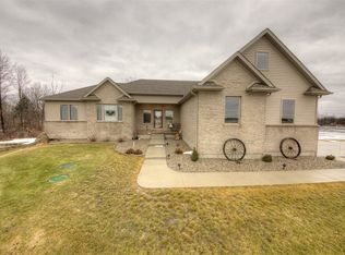 326 N Kerby Rd, Corunna, MI 48817