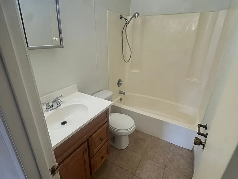 804 N Main St #1B — Photo 12