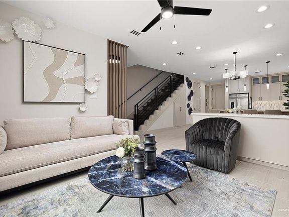 4th image of 221 Canary Ave