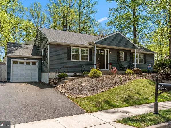 800 Green Ridge Cir, Langhorne, PA 19053