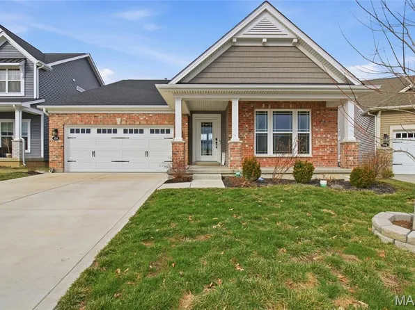 155 Palais Ct, Saint Charles, MO 63301