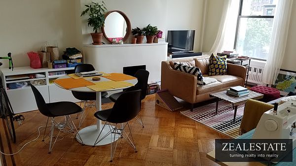 1st image of 210 Park Pl APT 4A