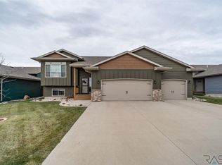 2605 S Lancaster Dr, Sioux Falls, SD 57106