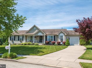 104 Noahs Ct, Blackwood, NJ 08012