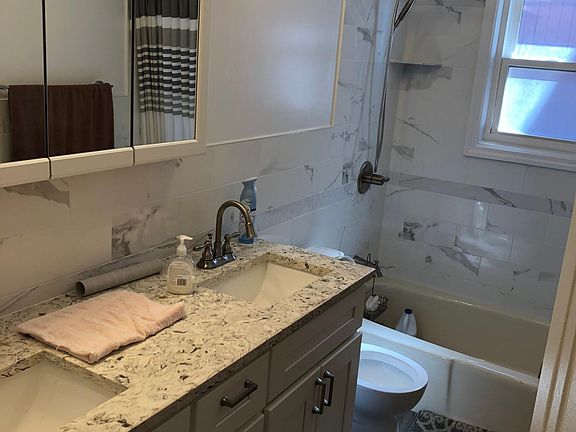 3rd image of 67 Florence St Floor 1