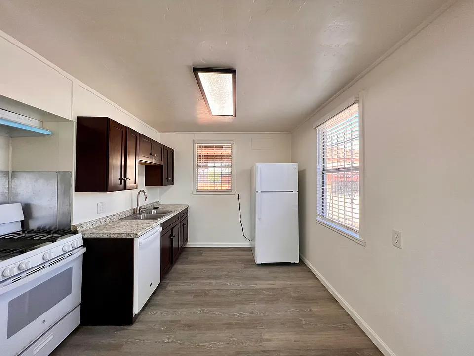 422 Carlos St
