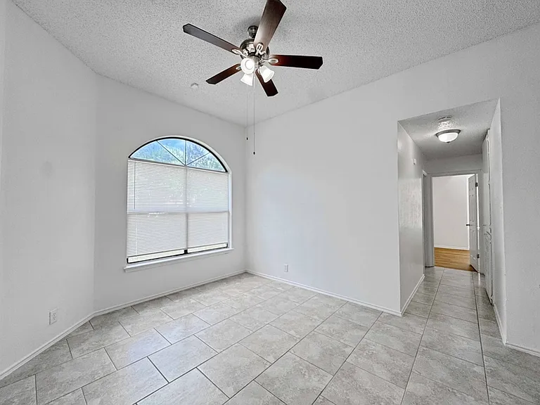 10203 Sunset Field Dr — Photo 8