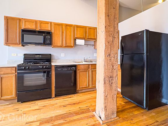 3rd image of 1822 S Bishop St #208G