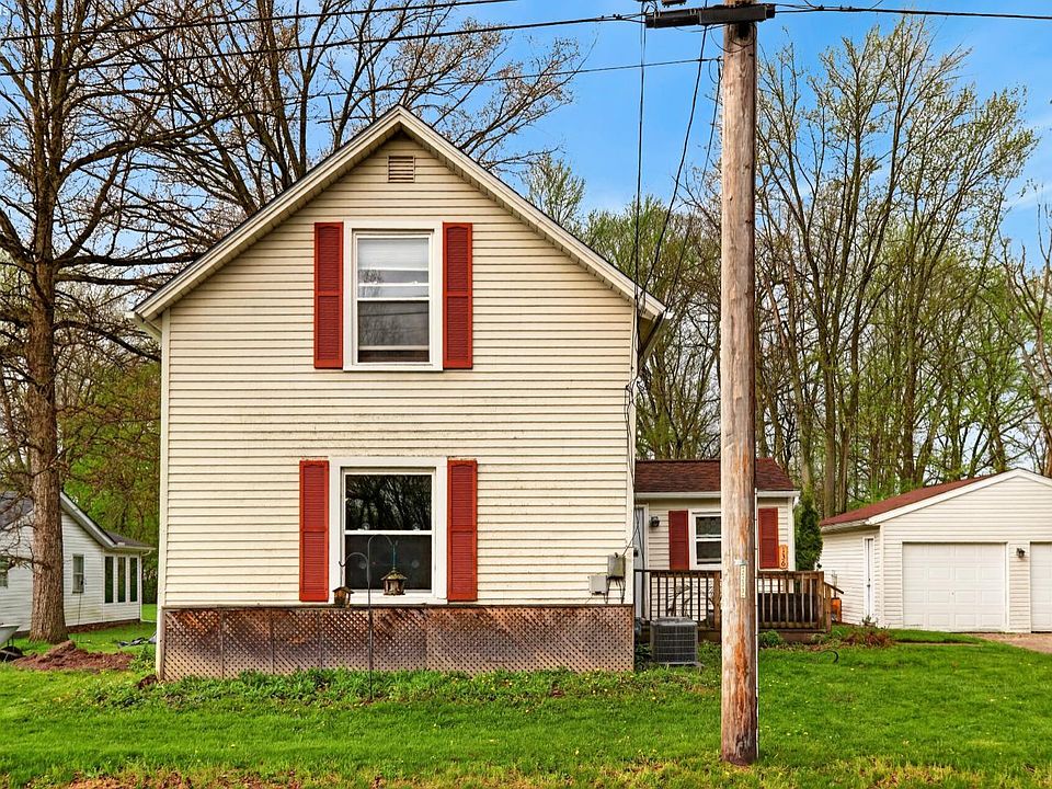 1st image of 136 N Park St