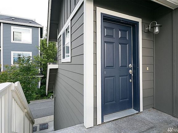 5th image of 1739 27th Ln NE