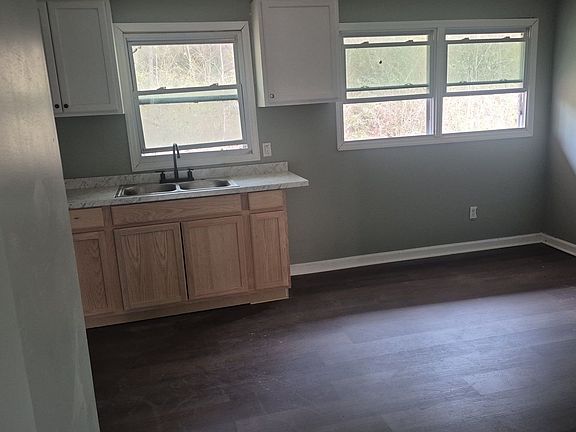 3rd image of 317 W Thomas Ct