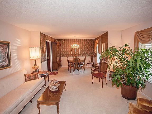 4th image of 169 Sue Lane Ct