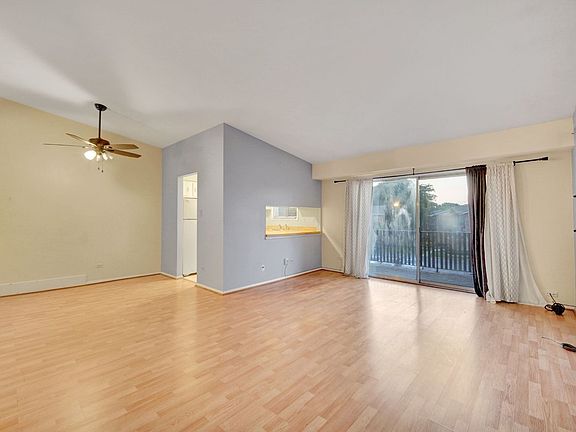 5th image of 13911 James Dr APT 1011