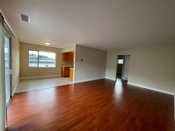 5th image of 3 Mulberry Ct APT 19