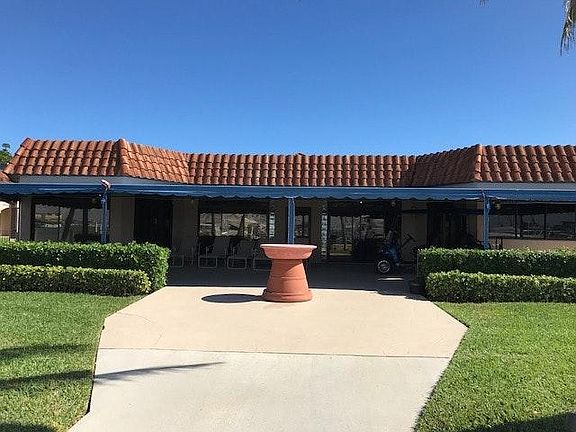 2nd image of 142 Lake Dr #7