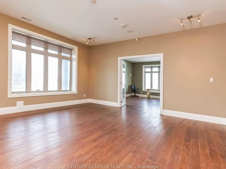 935689 Airport Rd — Photo 29