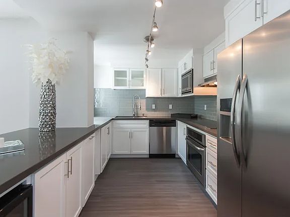 2nd image of 131 S Maple Dr #6543316
