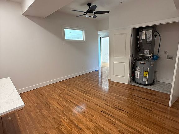 4th image of 2033 W Broad St #203
